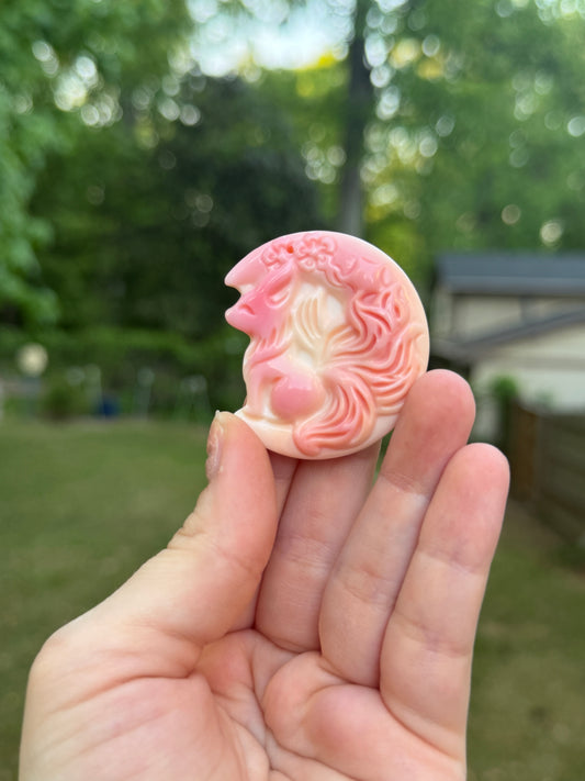 Conch Shell Nine Tail Fox Carving Pendant